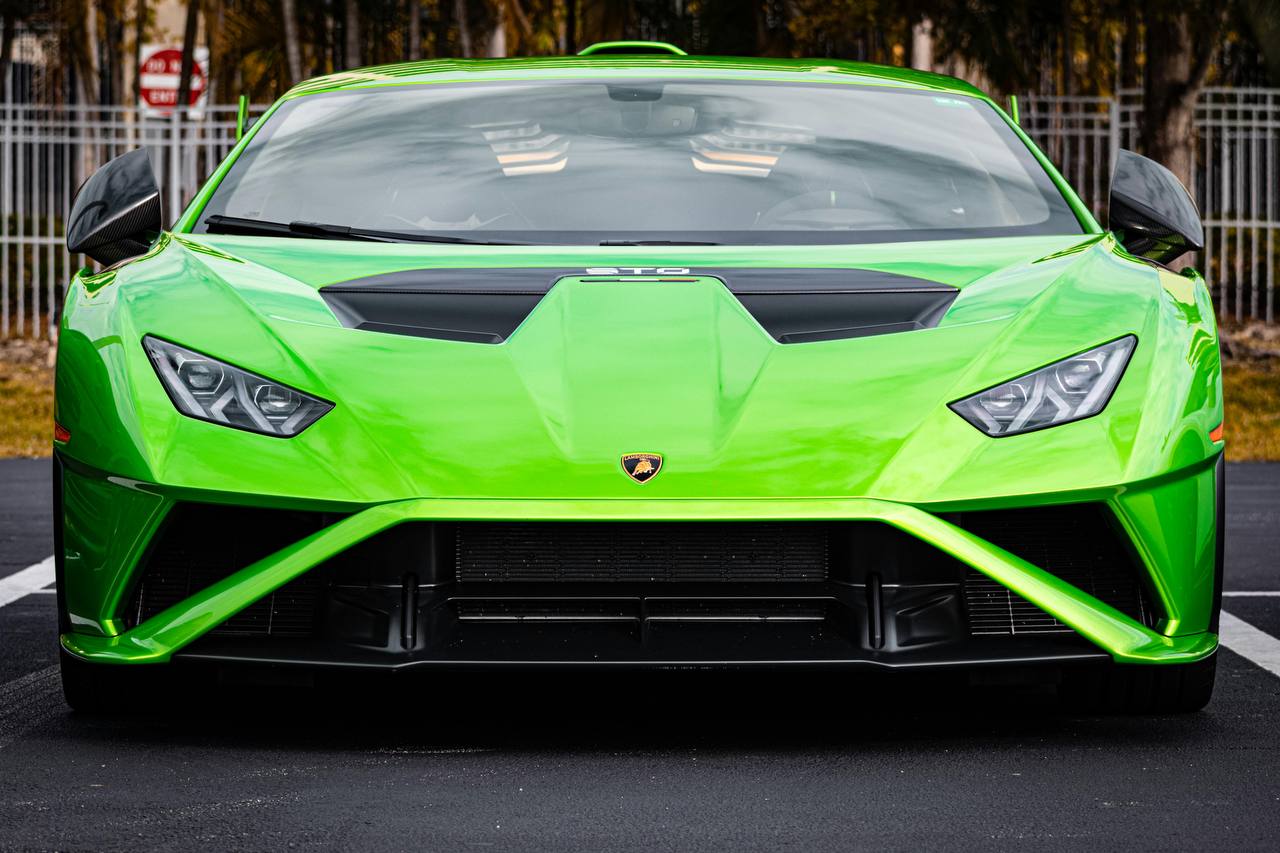 Hourly vs Daily Exotic Car Rentals: Which is Right for You?