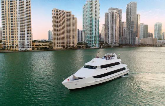 The Ultimate Miami Luxury Experience — Yachts, Rooftops, and Exotic Cars