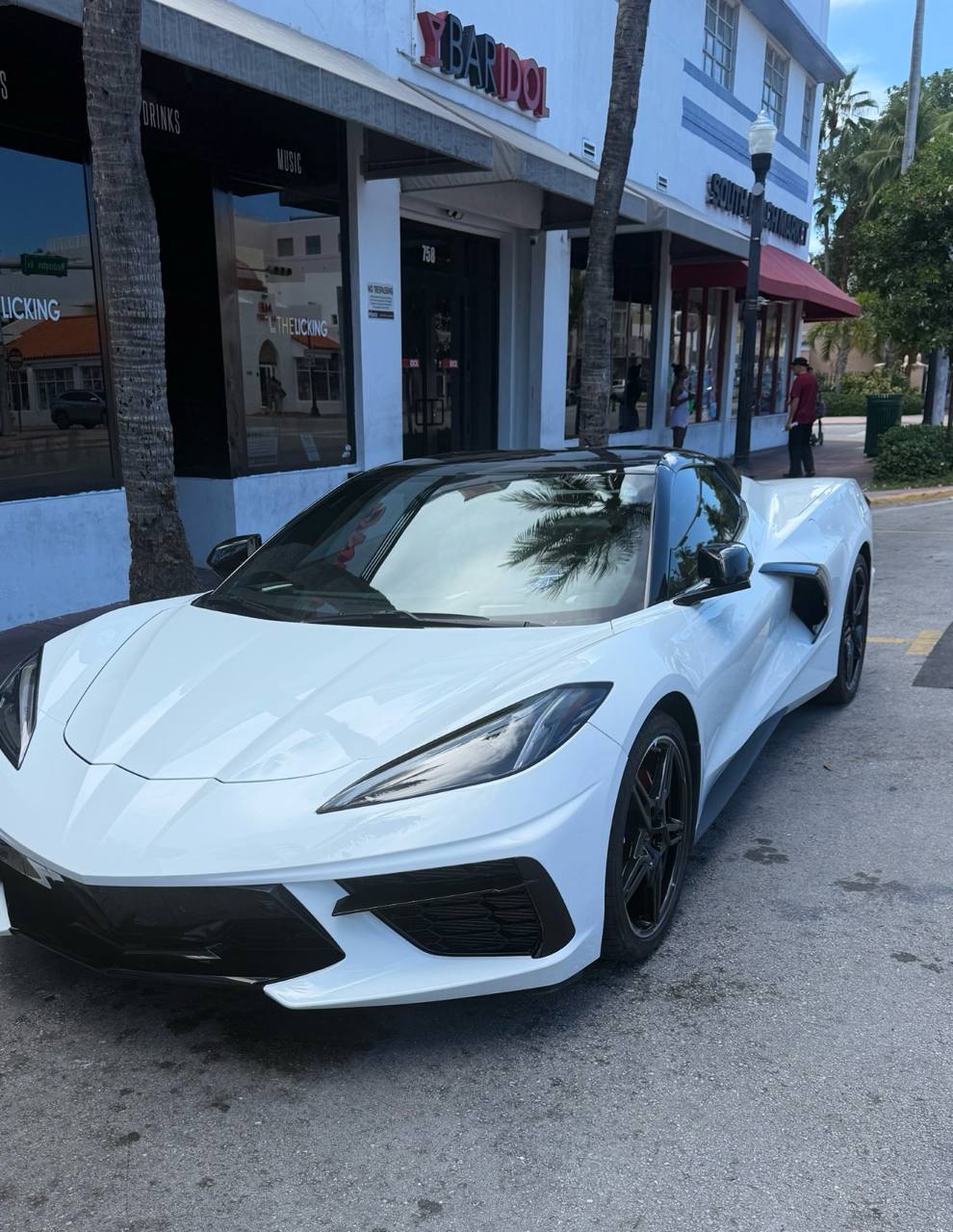 Chevrolet Corvette C8 White Edition